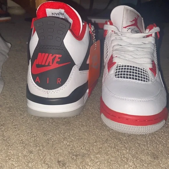 Air Jordan 4s Fire Reds